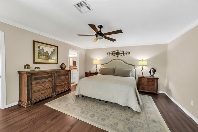 16 Charleston Street N, Sugar Land, TX 77478