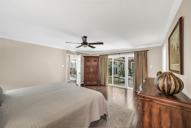 16 Charleston Street N, Sugar Land, TX 77478