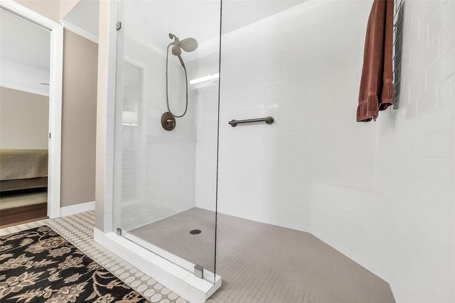 16 Charleston Street N, Sugar Land, TX 77478