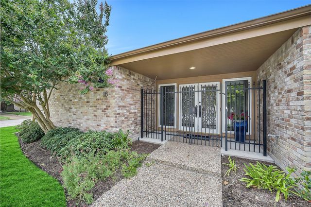 16 Charleston Street N, Sugar Land, TX 77478