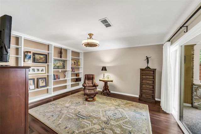 16 Charleston Street N, Sugar Land, TX 77478