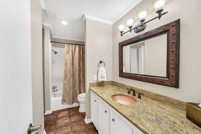 16 Charleston Street N, Sugar Land, TX 77478