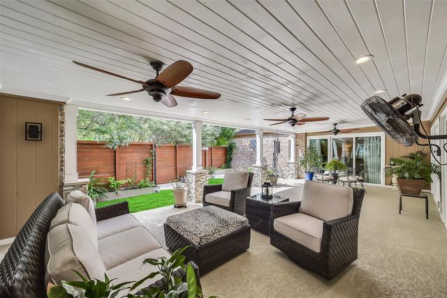 16 Charleston Street N, Sugar Land, TX 77478