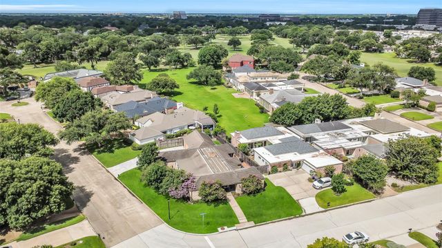 16 Charleston Street N, Sugar Land, TX 77478