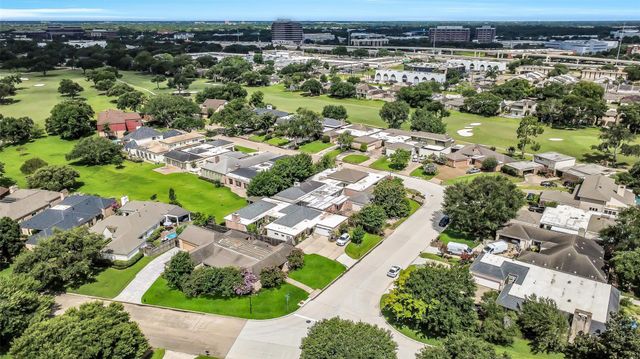 16 Charleston Street N, Sugar Land, TX 77478
