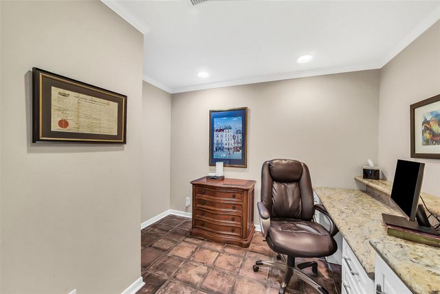 16 Charleston Street N, Sugar Land, TX 77478