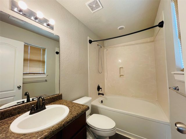 1116 Canada Wild DR, Buda, TX 78610
