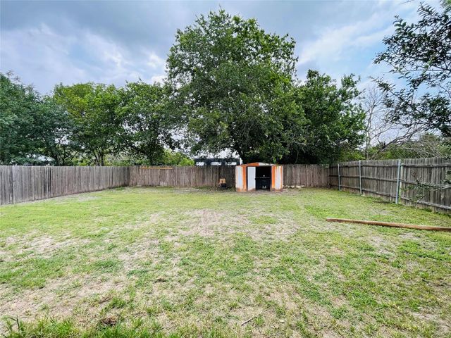 1116 Canada Wild DR, Buda, TX 78610