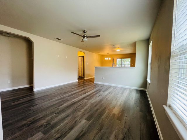 1116 Canada Wild DR, Buda, TX 78610