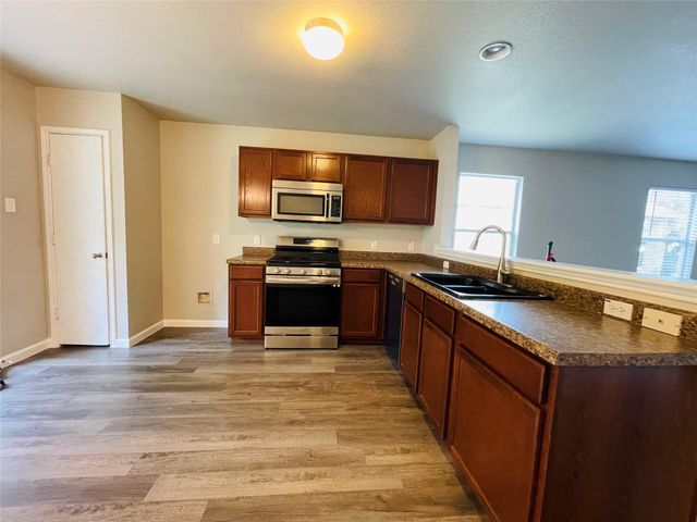 1116 Canada Wild DR, Buda, TX 78610