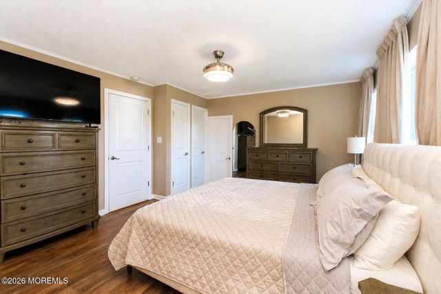 56 Farnham Square, Sayreville, NJ 08859