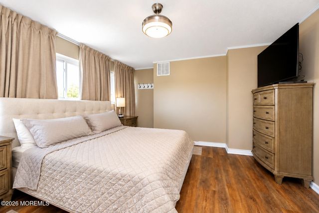 56 Farnham Square, Sayreville, NJ 08859