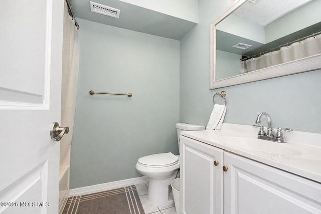 56 Farnham Square, Sayreville, NJ 08859