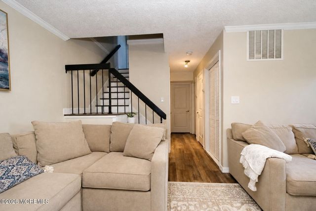 56 Farnham Square, Sayreville, NJ 08859