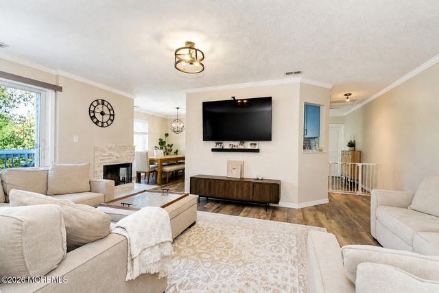 56 Farnham Square, Sayreville, NJ 08859