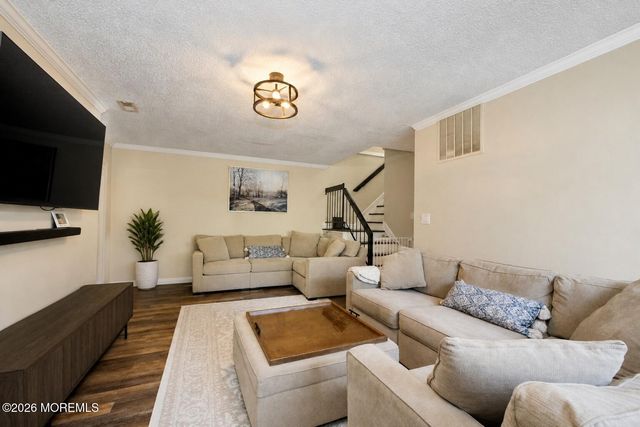 56 Farnham Square, Sayreville, NJ 08859