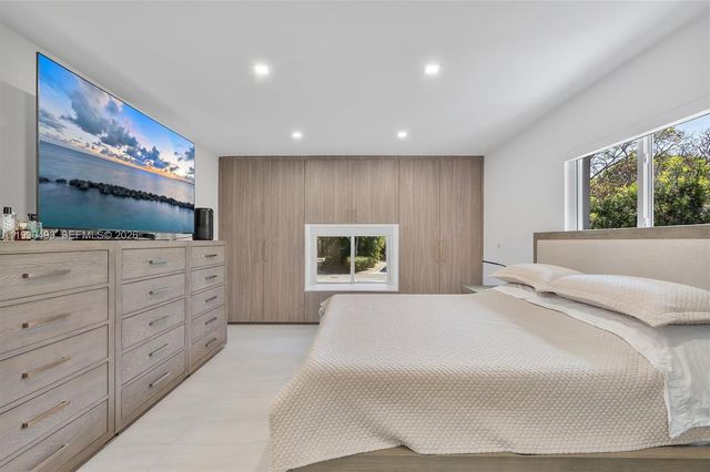 261 NE 47th St, Miami, FL 33137