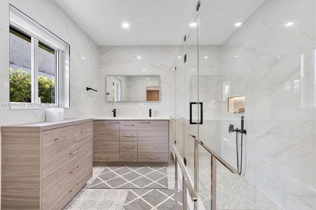 261 NE 47th St, Miami, FL 33137