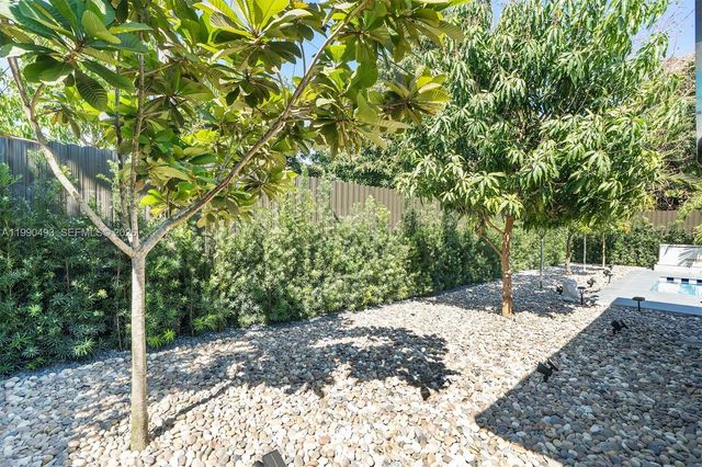 261 NE 47th St, Miami, FL 33137