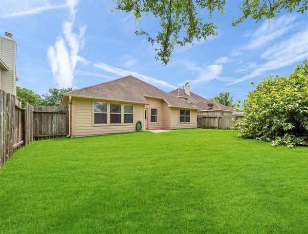 2012 Roaring Springs Drive, Pearland, TX 77584