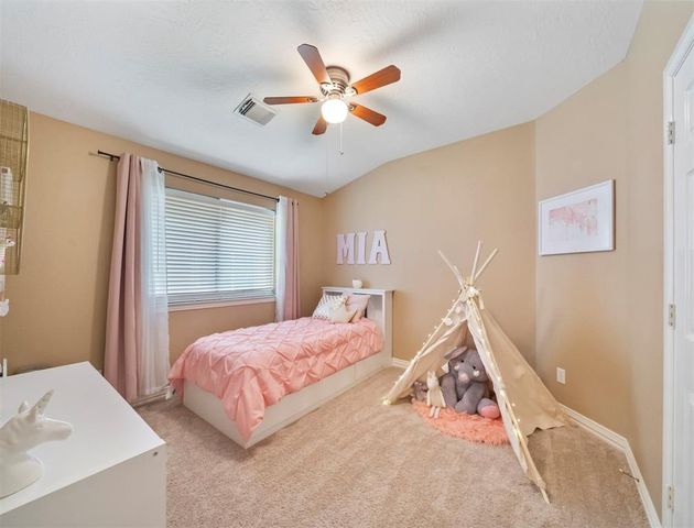 2012 Roaring Springs Drive, Pearland, TX 77584