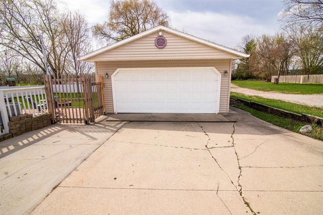 946 E Madison Street, Waterloo, WI 53594