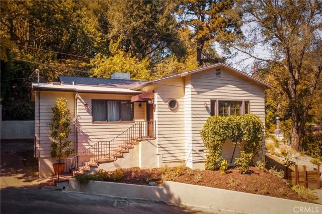 10423 Oletha Ln, Los Angeles, CA 90077