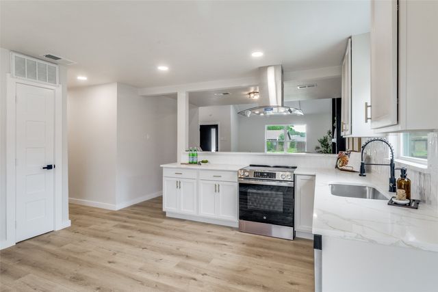 706 Via Del Rey, Mesquite, TX 75150