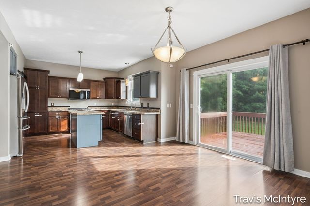 6838 Fox Meadow Drive NE, Rockford, MI 49341