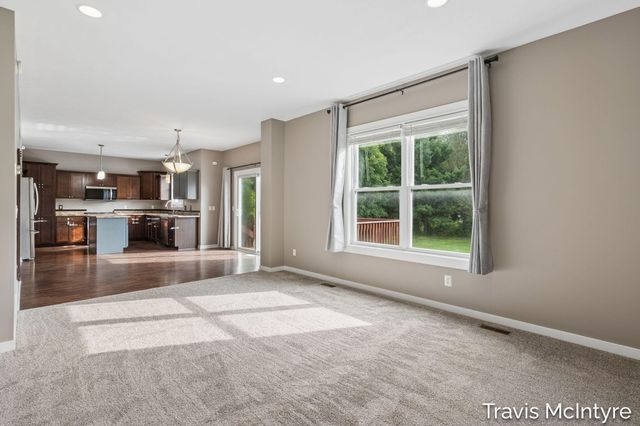 6838 Fox Meadow Drive NE, Rockford, MI 49341