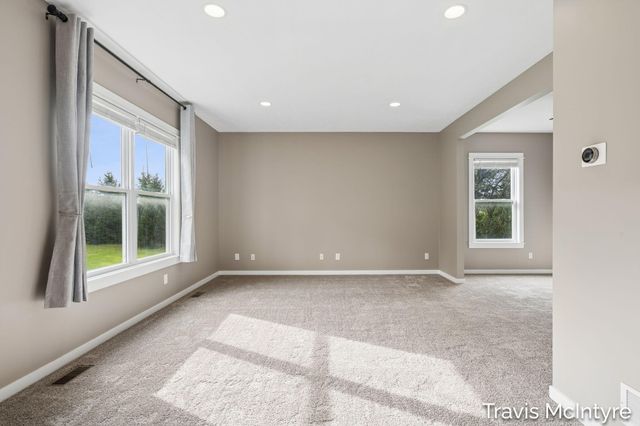 6838 Fox Meadow Drive NE, Rockford, MI 49341