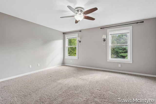 6838 Fox Meadow Drive NE, Rockford, MI 49341