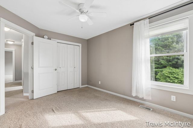 6838 Fox Meadow Drive NE, Rockford, MI 49341