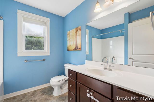 6838 Fox Meadow Drive NE, Rockford, MI 49341