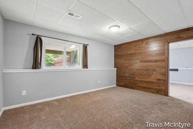 6838 Fox Meadow Drive NE, Rockford, MI 49341