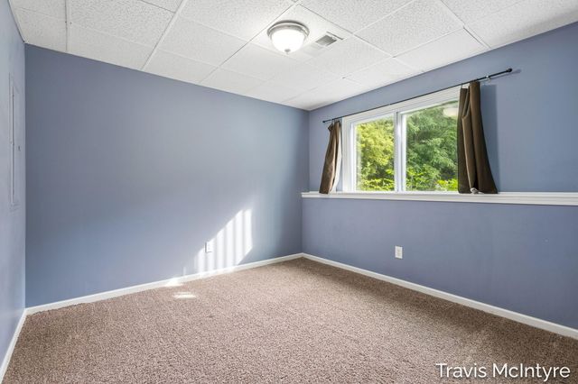 6838 Fox Meadow Drive NE, Rockford, MI 49341