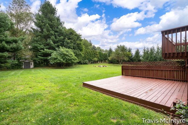6838 Fox Meadow Drive NE, Rockford, MI 49341