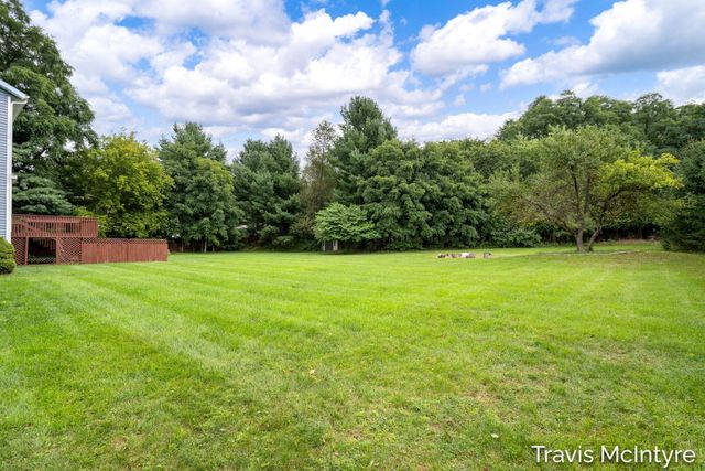 6838 Fox Meadow Drive NE, Rockford, MI 49341