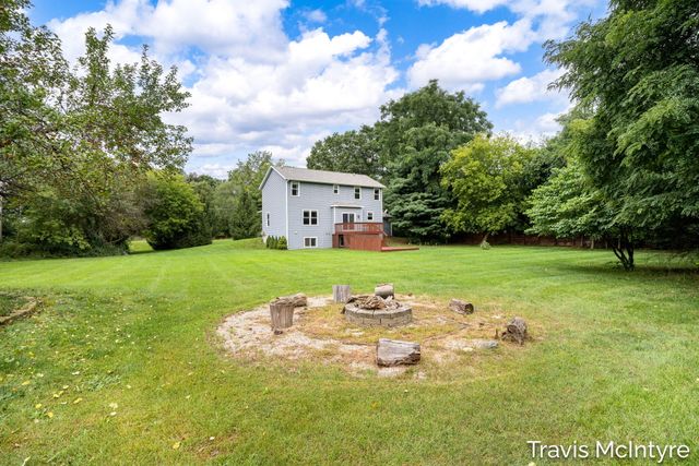 6838 Fox Meadow Drive NE, Rockford, MI 49341
