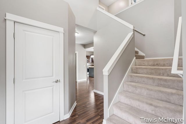 6838 Fox Meadow Drive NE, Rockford, MI 49341