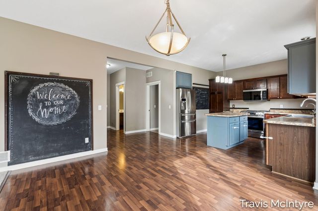 6838 Fox Meadow Drive NE, Rockford, MI 49341