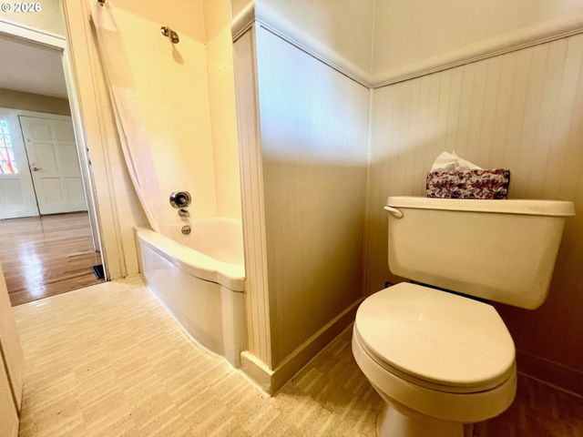 656 Ne BUFFALO St, Portland, OR 97211