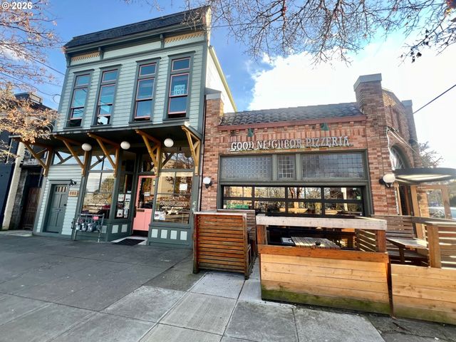 656 Ne BUFFALO St, Portland, OR 97211