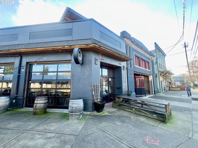 656 Ne BUFFALO St, Portland, OR 97211