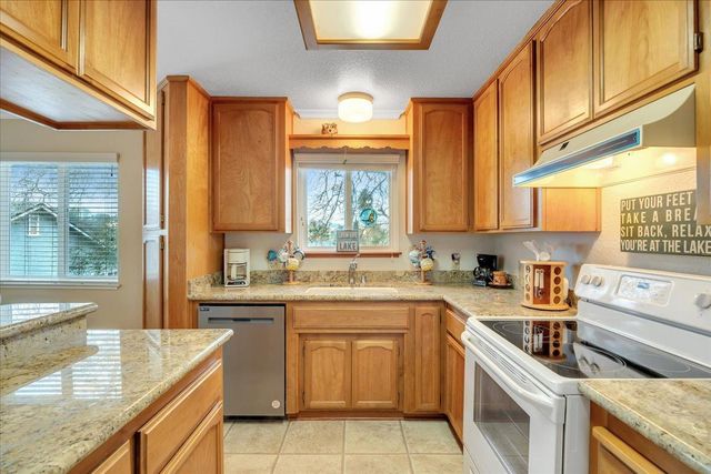 342 Poker Flat Rd, Copperopolis, CA 95228