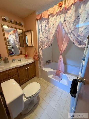 233 Obsidian Drive, Salmon, ID 83467