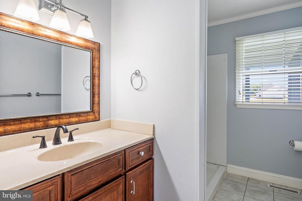 Image 17 of property listing at 18 BAY BREEZE DR, Lewes, DE 19958