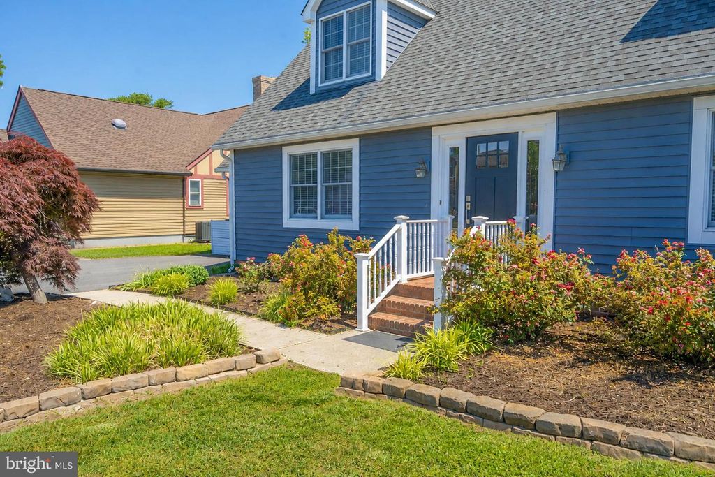 Image 5 of property listing at 18 BAY BREEZE DR, Lewes, DE 19958