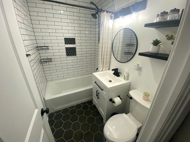 513 Fenton Avenue, Romeoville, IL 60446