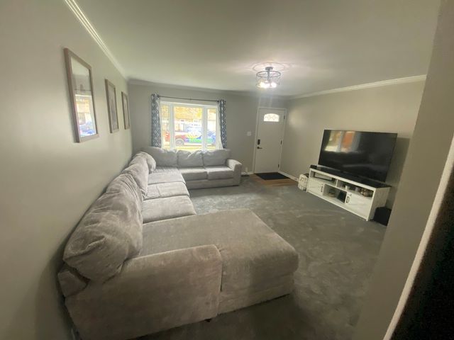 513 Fenton Avenue, Romeoville, IL 60446